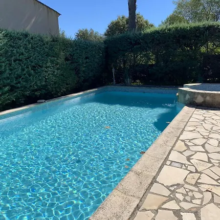 Avec Piscine A Saint-raphael Et Vue Sur La Montagne * Saint-Raphael (Var)